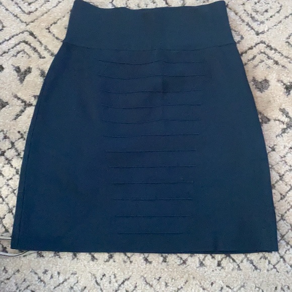Guess bodycon mini - Picture 1 of 3
